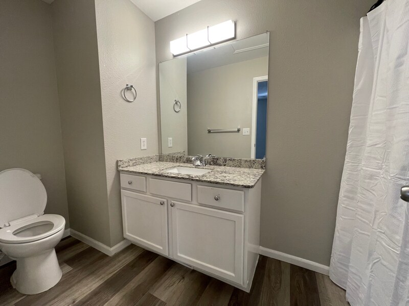 Building Photo - 210 White River Dr