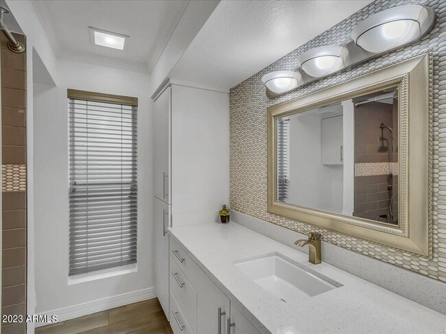 Building Photo - 3351 E Las Rocas Dr