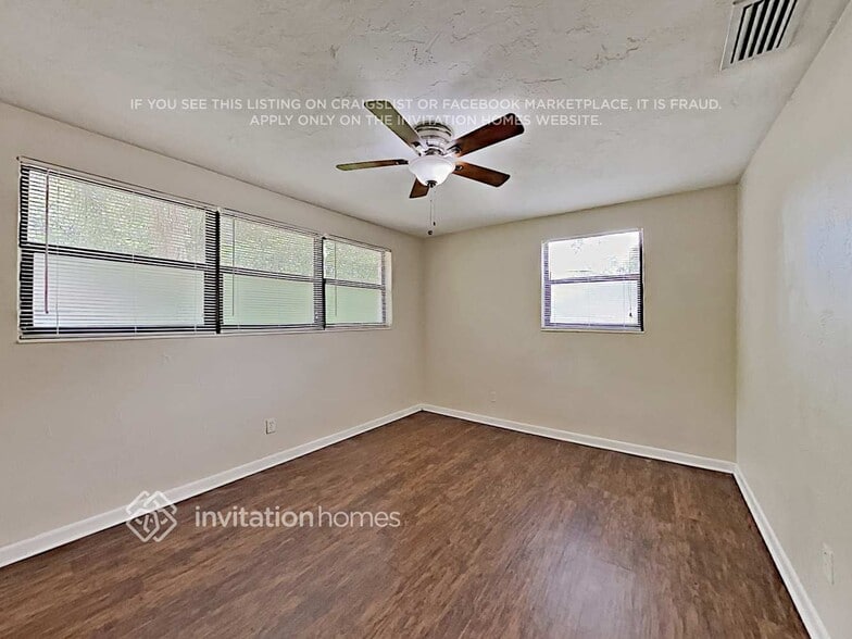 Building Photo - 207 Redwood Ave