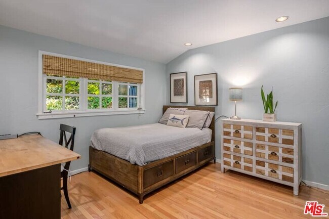 Building Photo - 3266 Mandeville Canyon Rd