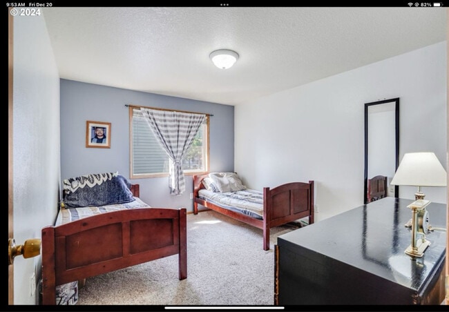 Building Photo - 5502 NE 89th Ave
