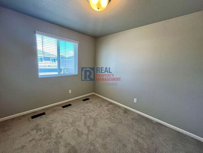Building Photo - 9254 Henson Pl