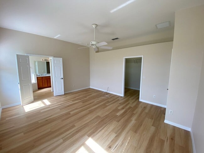 Building Photo - ANNUAL Lease – Unfurnished – Golf Course L...