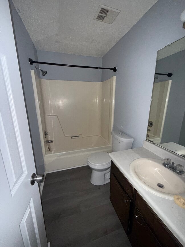 Building Photo - Platinum House LLC