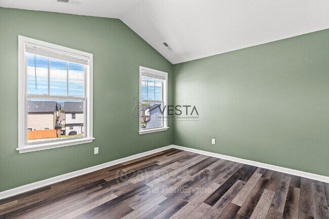 Building Photo - 22 Greenly Ln