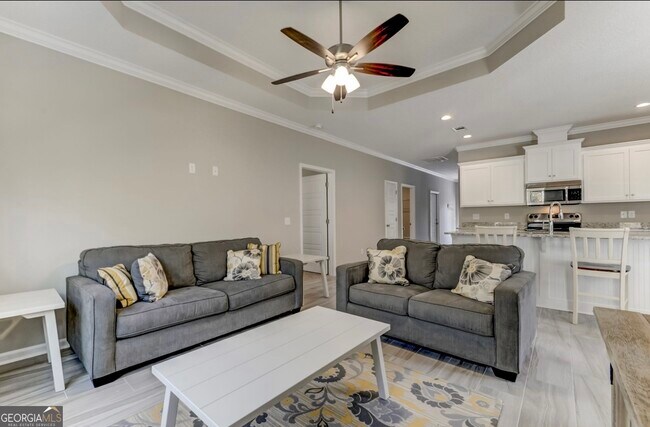 Building Photo - 204 Gary Cir