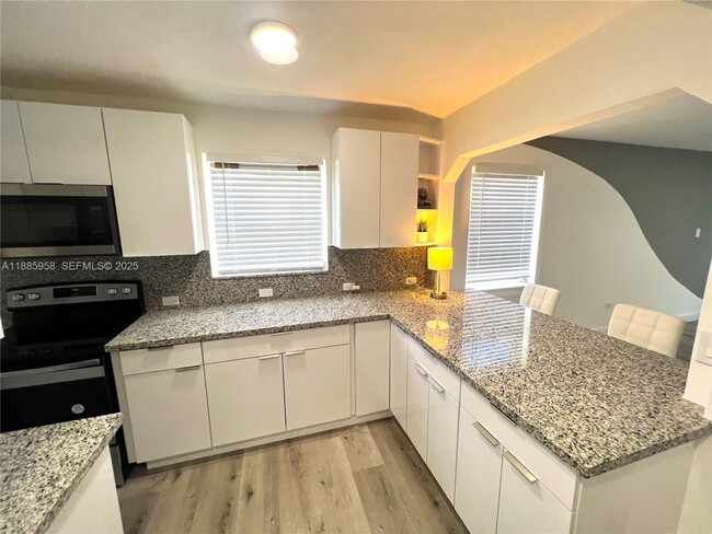 Building Photo - 140 NW 124th St