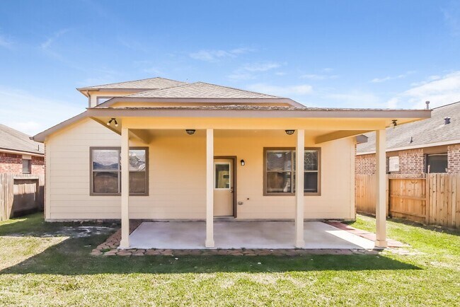 Building Photo - 20175 Royal Orchard Dr