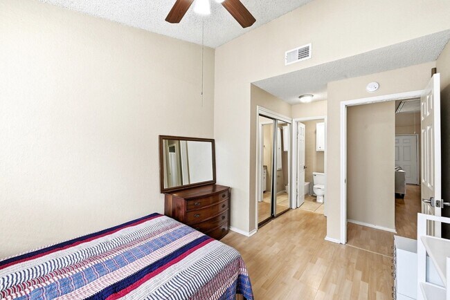 Building Photo - 2706 Salado St