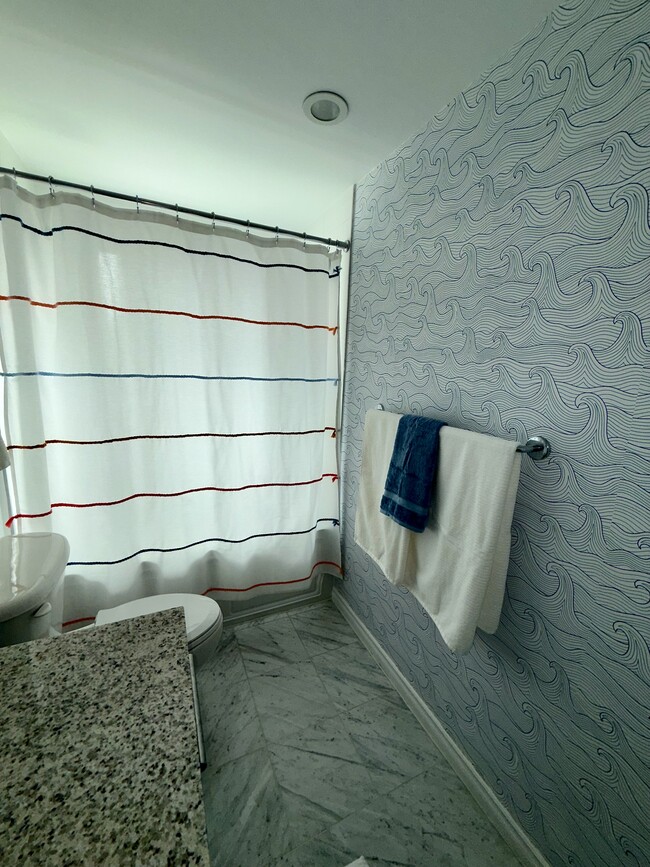 Building Photo - 1431 Pacific Hwy