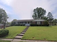 Building Photo - 113 Derbyshire Dr