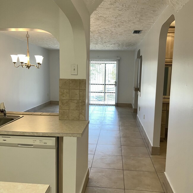 Building Photo - 2302 Sunrise Blvd