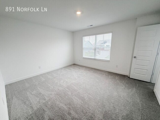 Building Photo - 891 Norfolk Ln