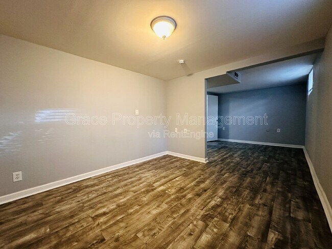 Building Photo - 1842 S Dahlia St