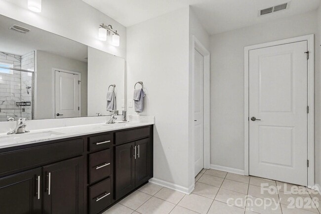 Building Photo - 4444 Fls Lk Dr S W