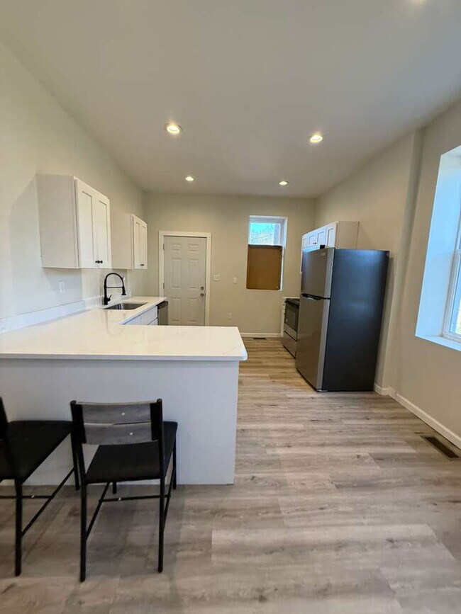 Building Photo - 3215-3217-3217 Nebraska Ave