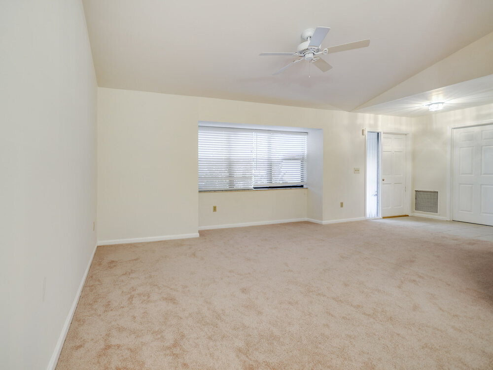 Building Photo - 14465 Larkspur Ln