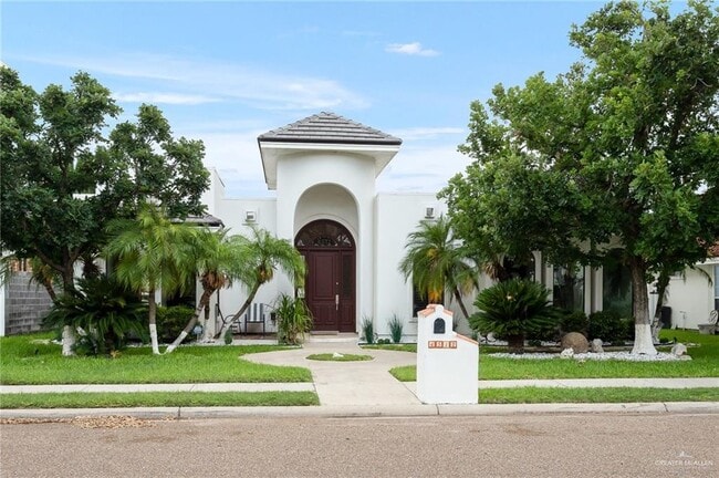 Primary Photo - 21 Ben Hogan Dr