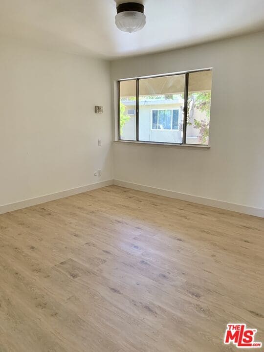 Building Photo - 11138 Aqua Vista St