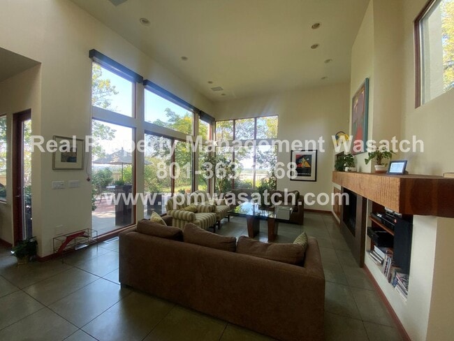 Building Photo - Check out This Stunning 3 Bedroom 2.5 Bath...