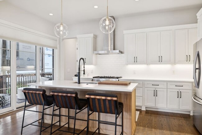 Building Photo - Experience elevated living in this beautifully crafted brick residence located in the heart of Ed...