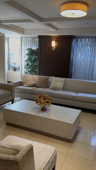 Building Photo - 64-05 Yellowstone Blvd