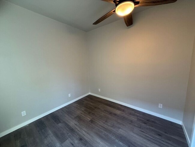 Building Photo - 1334 SW 8th Ave