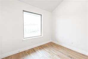 Building Photo - 8225 Mountain Oak Dr