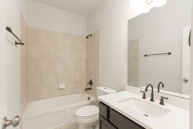 Building Photo - 11 Sawbridge Cir