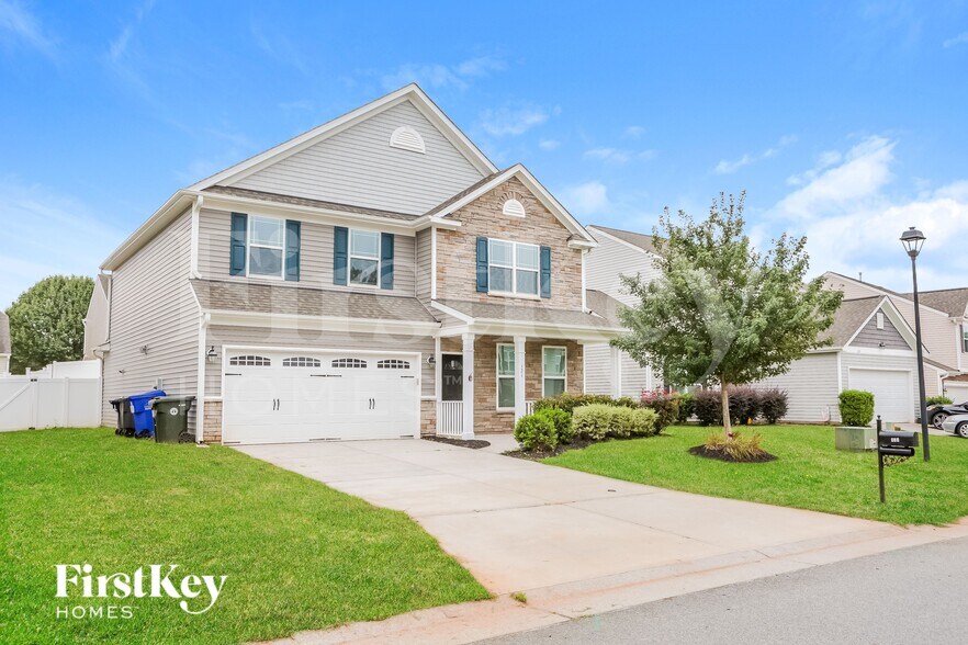 Building Photo - 121 Wintergreen Ct