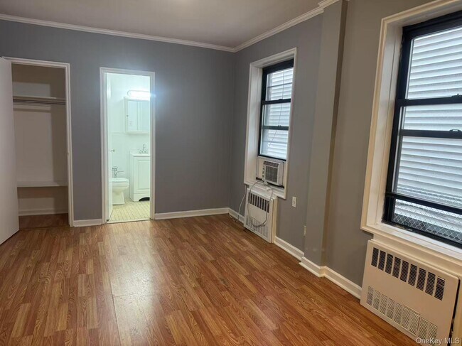 Building Photo - 30-98 Crescent St