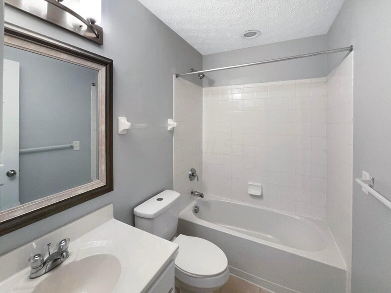 Building Photo - 9296 Polaris Green Dr