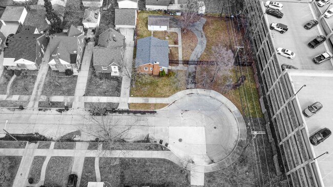 Building Photo - 21825 McCormick St