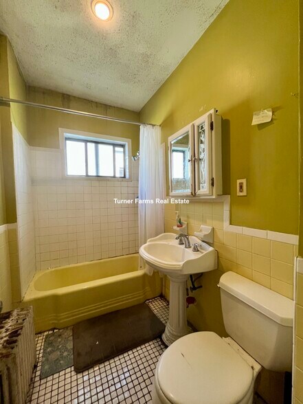 Building Photo - 49 Beech Glen St