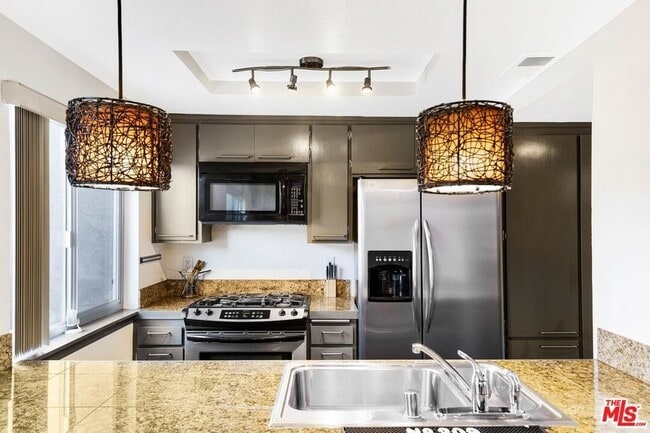 Primary Photo - Furnished 3 Bed in Indian Canyon Villas