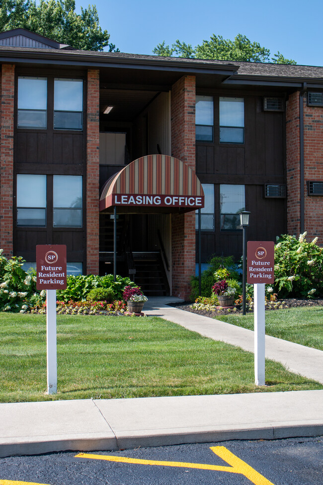 Leasing Office - Schrock Park