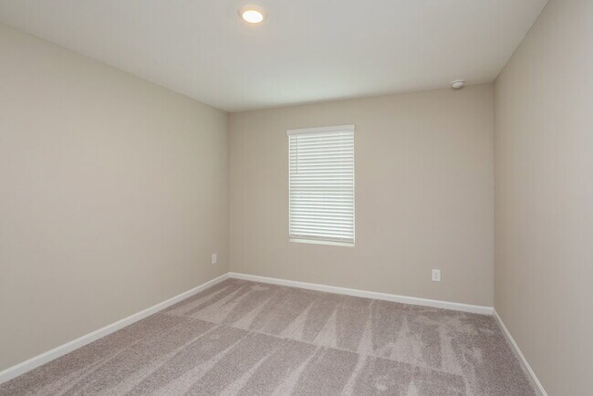 Building Photo - 80 Hyde Park