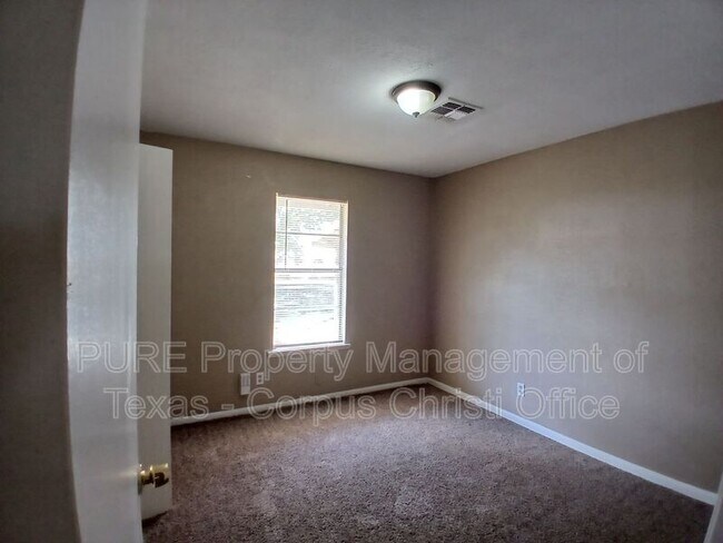 Building Photo - 10609 Kingwood Dr