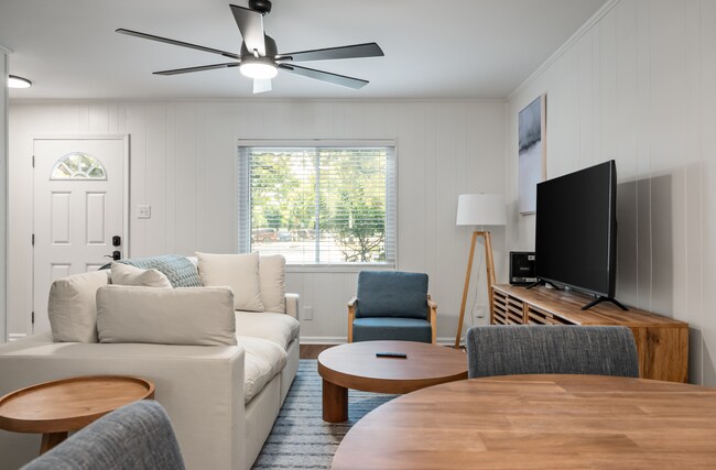 Building Photo - 8 Grove St