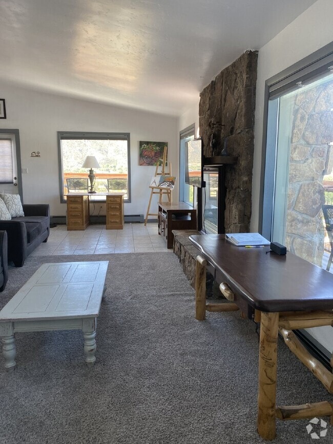Building Photo - 2 Bedroom, Furnished in Rifle
