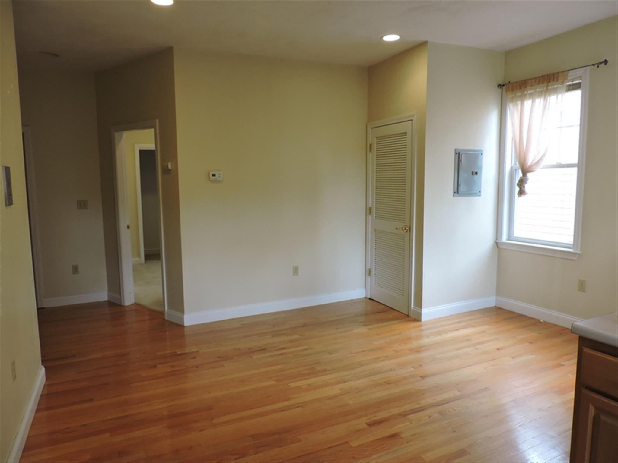 Building Photo - 454 Green St