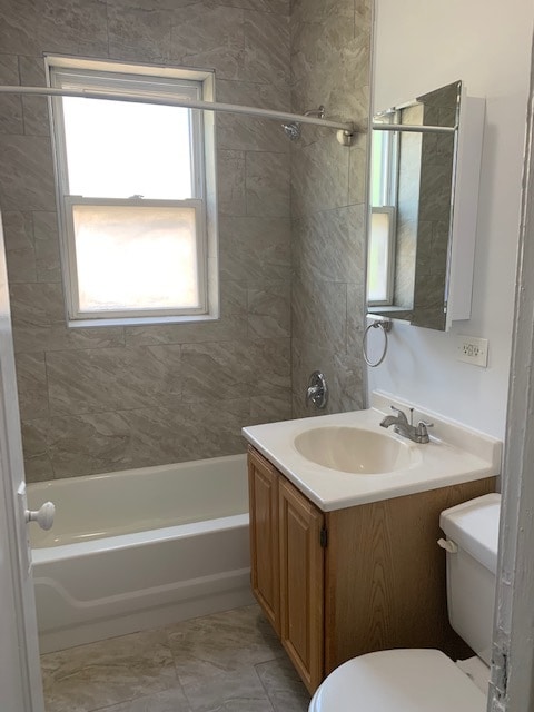 Building Photo - 3915 N Southport Ave