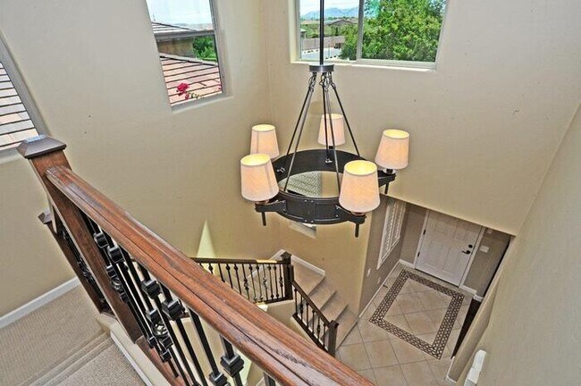 Building Photo - Stunning Executive Home (former model) in ...
