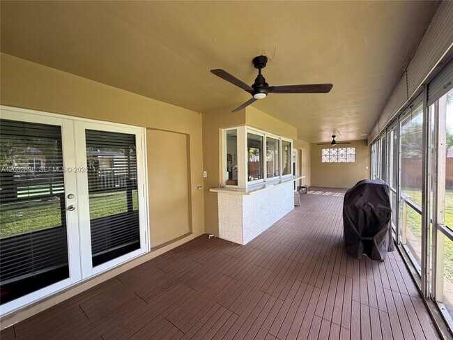 Building Photo - 8907 SW 49th Ct