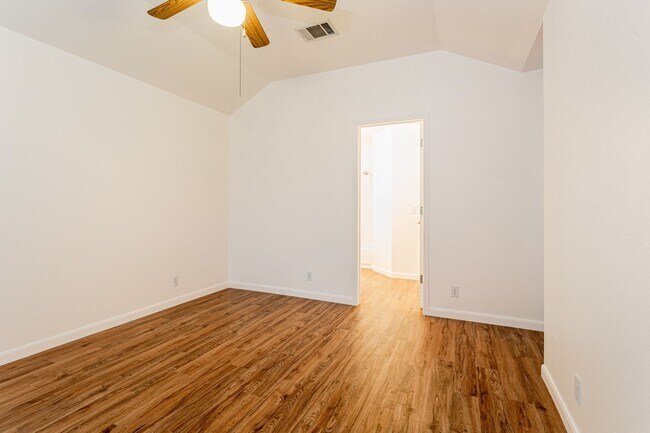 Building Photo - Charming 3-Bedroom, 2-Bath Single-Family Home