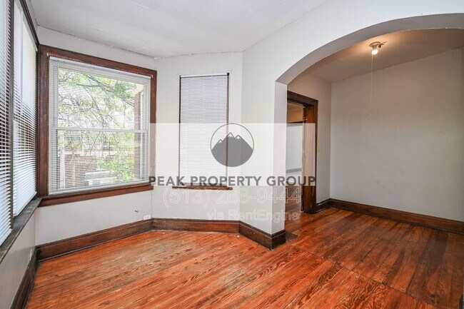 Building Photo - 2125 W Clifton Ave