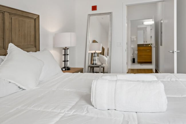 Building Photo - 1720 Saic Dr