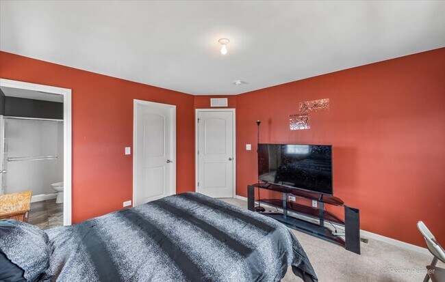 Building Photo - 2270 Aurora Dr