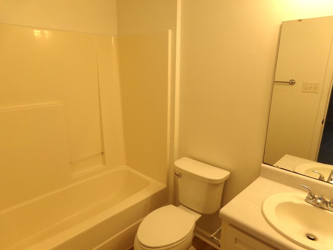 Building Photo - Modern Duplex in Havelock