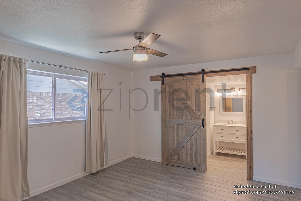 Building Photo - 8087 Meadow Rd